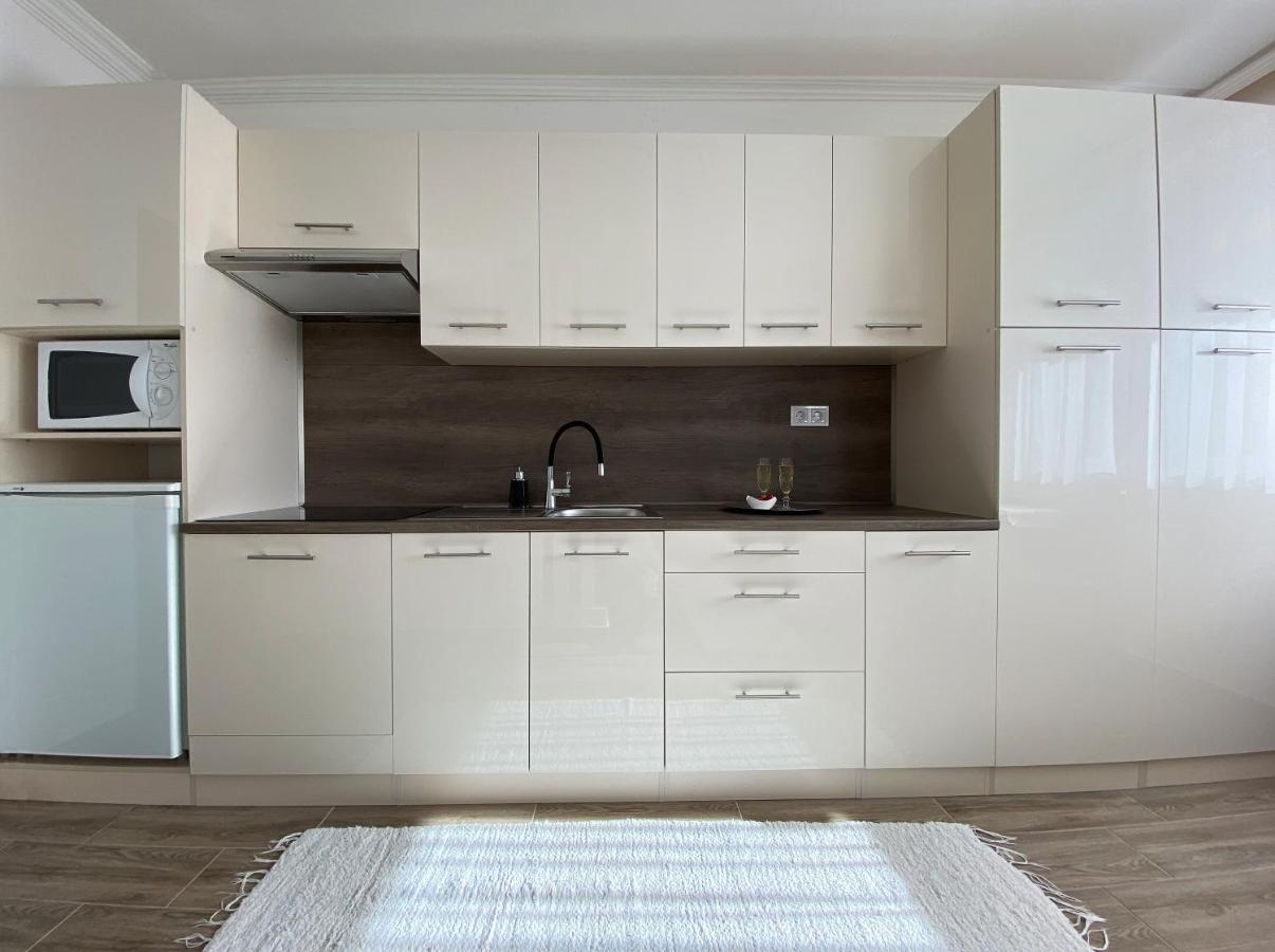 Andrea Apartmanok 2 Hajduszoboszlo Bagian luar foto